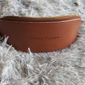 Tommy Bahama sunglasses bag